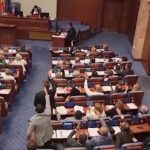 Grubi me ofertë për VMRO-DPMNE-në, “Heqim dorë nga kryeministri shqiptar, votoni për ndryshimet kushtetuese”