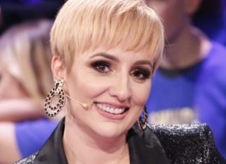 “Katunare Burreli ke mbet”, Juliana Pasha nuk ia kursen një përgjigje ndjekësit