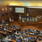 Për gjashtë muaj, mbi 100 mijë euro paga për 10 deputetët serbë në Kuvendin e Kosovës