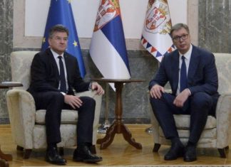 Vuçiç takon Lajçakun në Beograd: Jam i shqetësuar për ngjarjet në veri të Kosovës