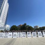 Rinia e PDK-së proteston para Qeverisë në Ditën Ndërkombëtare të tyre: Ktyne nuk ua nin për neve