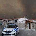 Zjarret rrethojnë sërish Athinën