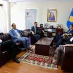 Pas sulmeve terroriste në Veri të Mitrovicës, Liderët e opozitës shqiptare takuan ambasadorin e Kosovës Qehaja
