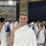 Lojtari i Maqedonisë së Veriut, Alioski po bën Umren në Mekë (FOTO)