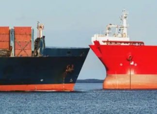 Përplasen dy anije mallrash në Stamboll