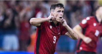 Info Shqip: Babai i Jasir Asanit: Kam qarë gjithë natën dhe ditën për atë gol dhe fitore