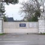 Info Shqip: I burgosuri në Idrizovë ua merr 4000 euro dy policëve të burgut, ju ka premtuar se do t’i punësojë në MPB