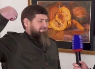 Kadyrov tregoi bicepsin kur u pyet lidhur me pretendimet për gjendjen e tij shëndetësore