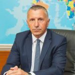 Kamberi e dënon vendimin e Serbisë për t’ia ndaluar ministrit Sveçla vizitën në Preshevë