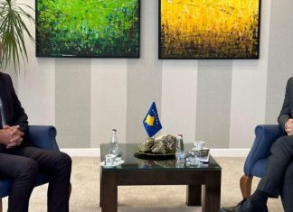 Bislimi i premton Kamberit: Çështja e licencimit të mjekëve nga Lugina do të zgjidhet shpejt