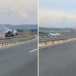 Njëra ishte duke lëvizur në drejtim të kundërt, publikohet momenti i përplasjes së dy veturave në një autostradë të Serbisë