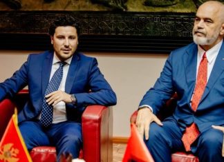 Rama me lëvdata ndaj Abazoviqit pas hapjes së shkollës shqipe në Rozhajë: Ma i miri i të tanëve