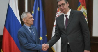 Info Shqip: Vuçiç takon ambasadorin e Rusisë, akuzon se po kryet spastrim etnik në Kosovë