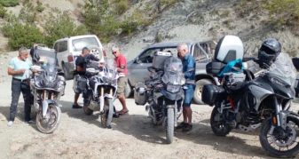 Info Shqip: Kishin humbur në zonën malore të Skraparit, gjenden pas 12 orësh kërkime turistët