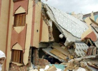 Pamje të frikshme, shihni si “zhduket” pallati pas goditjes së tërmetit (VIDEO)