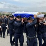 Info Shqip: Varroset me ceremoni shtetërore polici Afrim Bunjaku