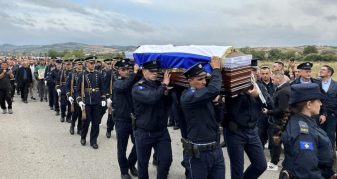 Info Shqip: Varroset me ceremoni shtetërore polici Afrim Bunjaku