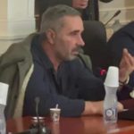 Kosovë, Minatori përlotet para deputetëve: Punët i kemi keq, leni këto mbledhje
