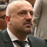 Radoiçiq lirohet nga paraburgimi, gjykata serbe ia ndalon shkuarjen në Kosovë