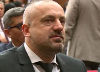 Radoiçiq lirohet nga paraburgimi, gjykata serbe ia ndalon shkuarjen në Kosovë