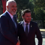“O babai i Kombit”, Abazoviçi i thur lavde Ramës: Ma i miri i tanve (VIDEO)