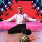 U ngjit në skenë me shalqi nga Lushnja me vete, Saimir Korreshi thyen krahun gjatë performancës së ‘DWTS’