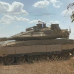 Përmbyset një tank në Izrael, një ushtar humb jetën dhe dy të tjerë plagosen