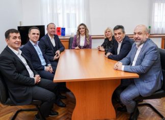 Opozita shqiptare bashkohet edhe në Kuvend: Shqiptarët në Maqedoni duan ndryshim