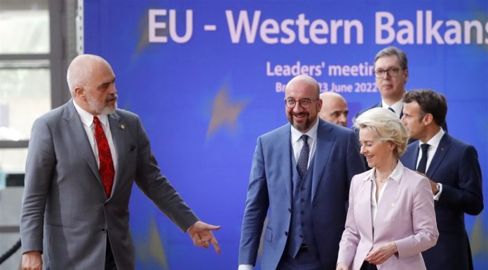 EU-Western Balkans leaders' meeting - Family photo
