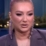 “Më lanë në mes të katër rrugëve”, Ronela Hajati me lot në sy: Kam paguar vetë hotelin e stafit në Eurovision