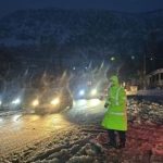 Reshjet e dëborës: Lëvizja në aksin Librazhd-Qafë Thanë, vetëm me zinxhirë