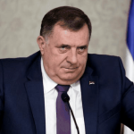 “Do ju djeg flamurin, mos e sillni këtu”, Dodik ultimatum Bosnjë Hercegovinës