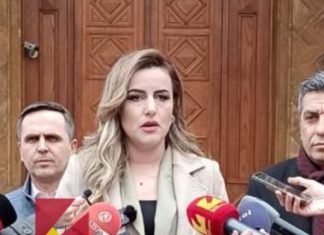 Opozita shqiptare bojkoton Kuvendin, derisa nuk zgjidhet anëtari i tyre në KSHZ