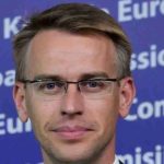Kosova ndaloi dinarin serb, ja reagimi nga BE