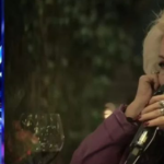 “Po pse me kostum burrash o mam”, Roza Lati suprizon nënën e saj dhe i bashkohet “Big Brother VIP”