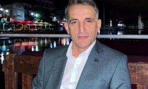 Info Shqip: Rama e Ahmeti po “qesin petulla në ujë”