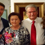 Plas sherri brenda familjes Berisha: Argita refuzon të shkojë në televizionin e Shkëlzenit, pas përplasjeve me vëllain
