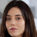 E bukura e Turqisë e thotë me krenari: Jam shqiptare, ja si e uron babën në gjuhën e nënës: Shqiptari im, të dua baba