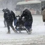 Si në Epokën e Akullnajave! ‘Çmendet’ moti, dëborë dhe acari ‘pushtojnë’ Evropën dhe SHBA