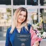 “U diplomova 3 herë brenda një dite”, befason 24-vjeçarja nga Kosova (VIDEO)