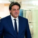 “Provokim dhe veprim i rrezikshëm”, Ministri i Brendshëm i Serbisë reagon për pajisjen e Kosovës me armë nga SHBA