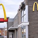 Shtetasi i RMV e godet me grusht punëtorin në McDonald`s