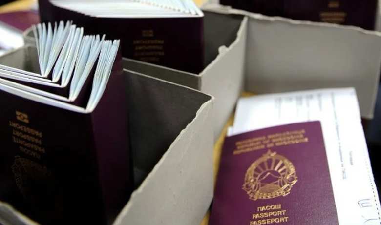 Mërgimtarët duhet të paguajnë 30 euro për fletë udhëtim për të ardh në vendlindje për pasaportën e re