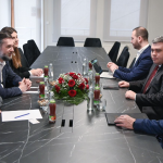 LSDM-ja i shkon në “konak” Vetëvendosjes në Kosovë