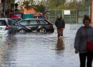 “Çmendet” moti në vendin fqinj! Stuhi shiu dhe rrëshqitje dheu, alarmohen banorët