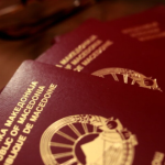 Në disa vende evropiane, mund të udhëtohet edhe me pasaportë të vjetër