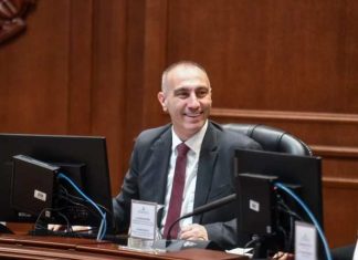 Grubi: Larguam bastoret dhe kazinot nga objektet shkollore në vendbanimet tona