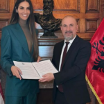 Modelja Emina Çunmulaj emërohet ‘Konsulle Nderi e Shqipërisë në Florida’