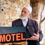 Nxehet Plaku: O Pleq dinja hallin vetit, mos shkoni në motele mu ba horë e me vdekë aty? (VIDEO)
