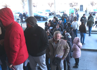Vauçerët për kondicionerë inverter shkaktojnë radhë të gjata para Ministrisë së Ekonomisë
